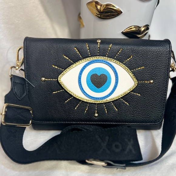 👁️💙🖤 Betsey Johnson XOSYBIL-F Black Faux Leather Eye Crossbody Bag NWT👁️💙🖤 - Picture 1 of 14